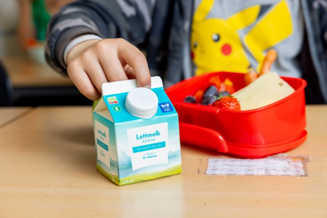 Bilde som viser at Biola i dagligvare er neste helt lik Skolelyst sin drikkeyoghurt